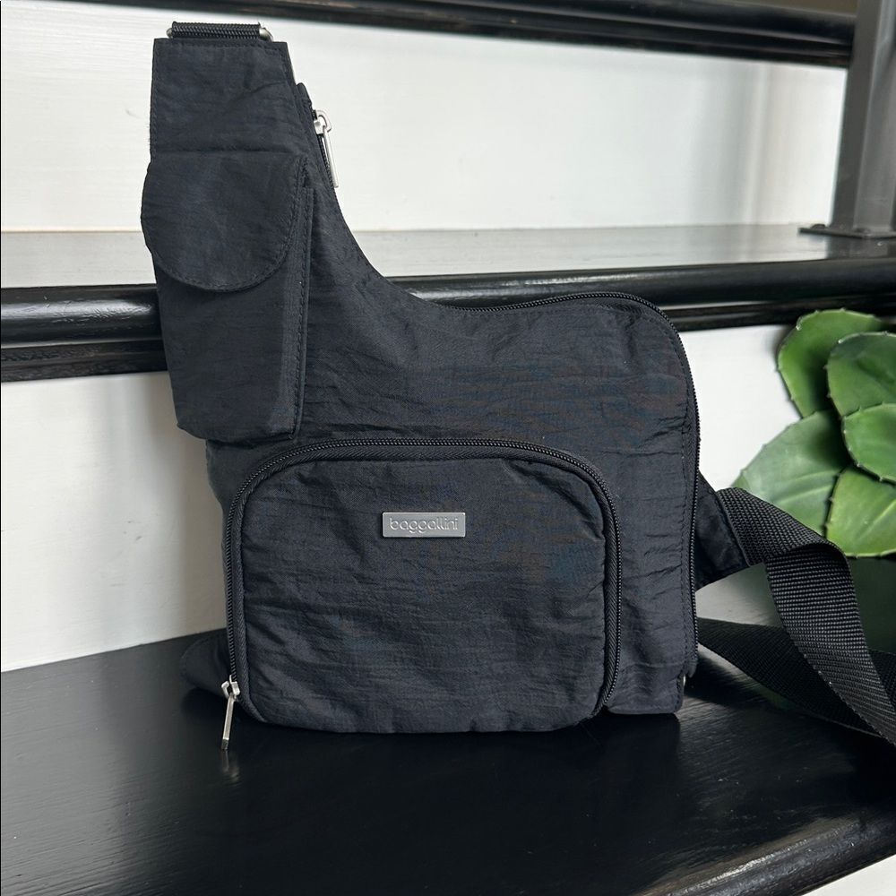Baggallini Nylon Crossbody Travel Bag Lightweight, Multi-Pocket Organizer Purse